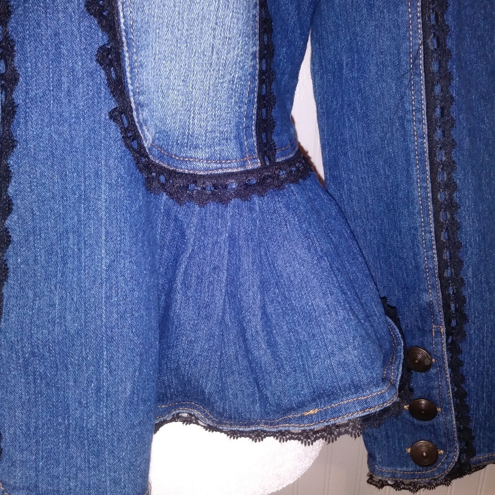The Pyramid Collection Denim Jacket - Picture 4 of 6
